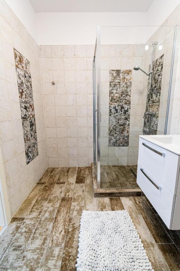 شقة Lighthouse Central Apt With Unique Views Of The Fortress, Free Parking, 5 Min By Car From The Old Town براشوف المظهر الخارجي الصورة